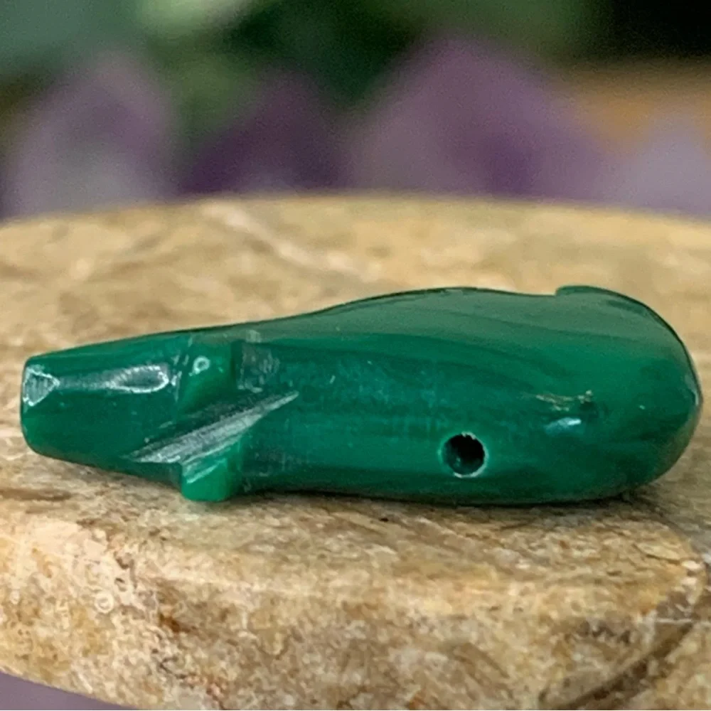 Native American Style Green Zuni Bear Fetish Bead Carved Miniature Spirit Animal